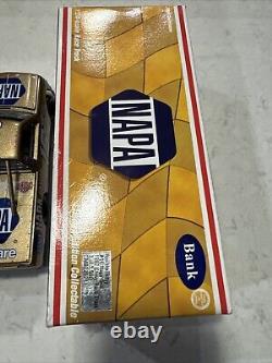 RARE! Vintage NASCAR #16 Ron Hornaday NAPA Gold 1997 Chevy Silverado Truck 124