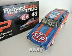 RICHARD PETTY #43 1/24 STP Chevy 400 Win 1980 Chevrolet Monte Carlo Autographed