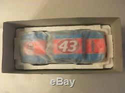 RICHARD PETTY #43 20th Anniversary of his 200th Victory DIE-CAST 124