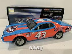 Richard Petty 1974 Dodge Charger STP Hall Of Fame 1/24 historical