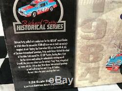 Richard Petty 1/24 #43 STP 1984 Pontiac Grand Prix Historical Series 200th Win