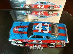 Richard Petty #43 STP Autographed 1979 Oldsmobile Cutlass Supreme 442 2,952 124