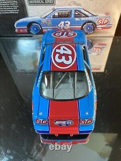 Richard Petty #43 STP Farewell Autographed 1992 Pontiac Grand Prix 124 Action