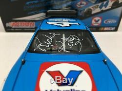 Richard Petty Autographed Nascar Diecast 2009 #44 Valvoline 1/24 Action Rare