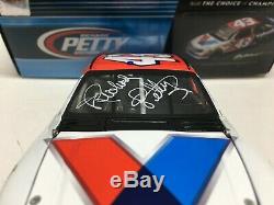 Richard Petty Autographed Nascar Diecast 2011 #43 Valvoline 1/24 Action Rare