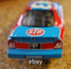 Richard Petty / Kasey Kahne #43 STP #9 Dodge Dealers Swap 2005 1975 Charger Set